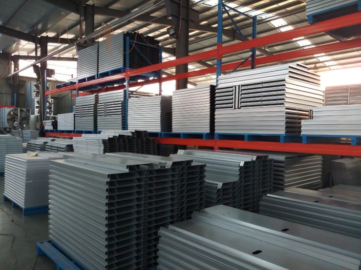 quat thong gio cong nghiep hung duc phat