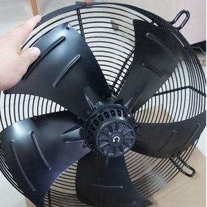 quat tan nhiet dan nong dieu hoa