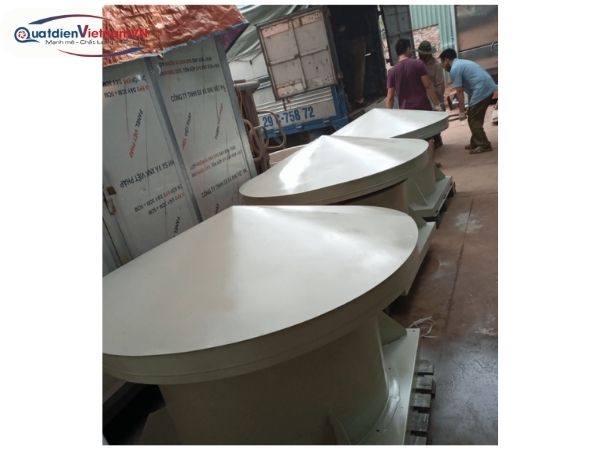 quạt hút mái nhà xưởng