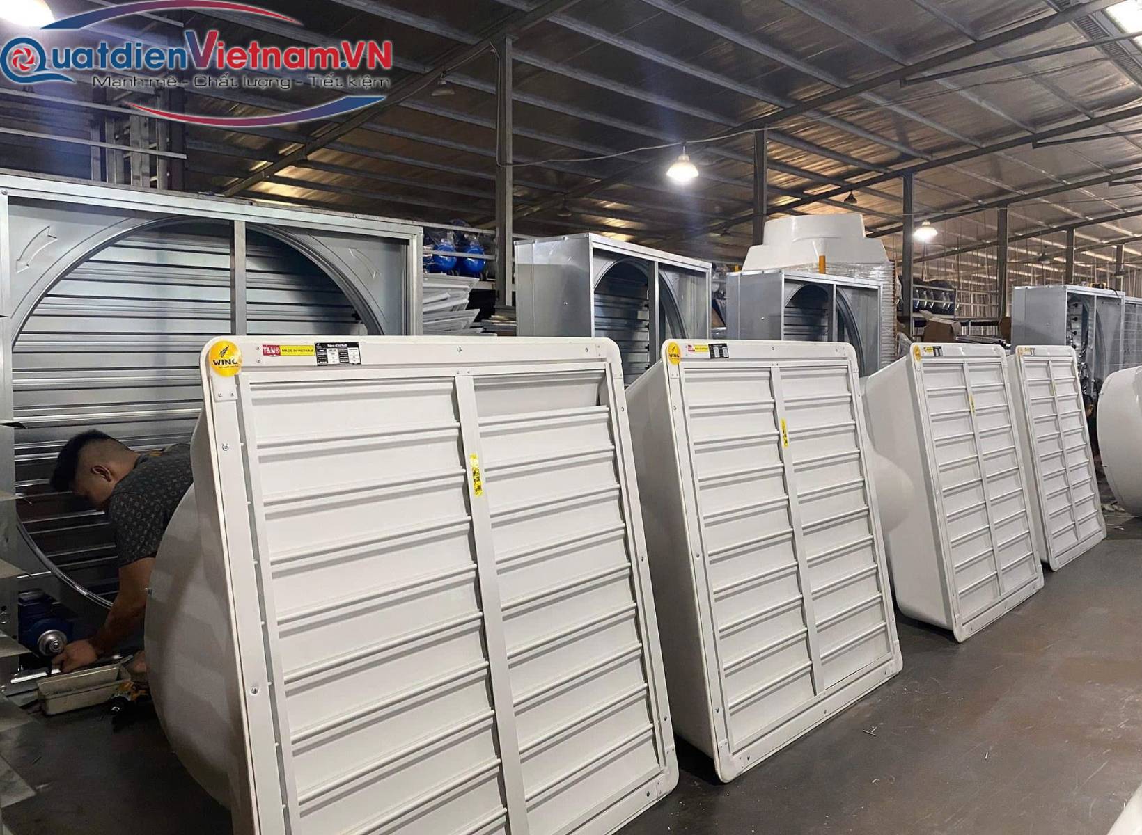 quat hut composite cho trang trai nha xương