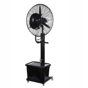 quat phun suong dang dung sai canh 750